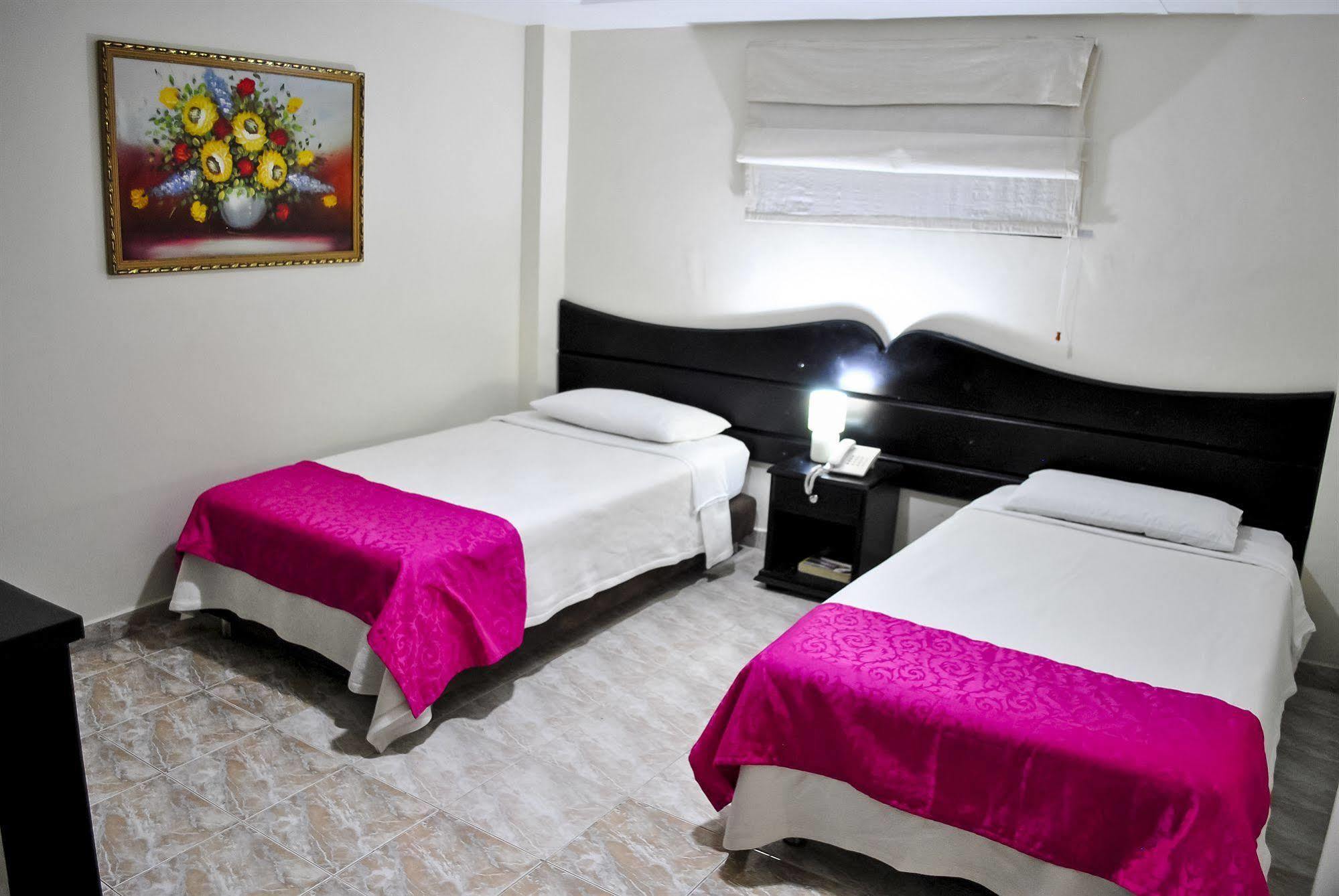 Hotel Rivera Del Mar Баранкила Екстериор снимка